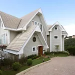 L.A.H. Hostellerie